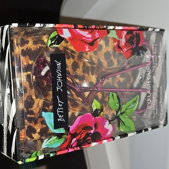 Betsey Johnson eyelash curler NEW - Picture 2 of 7